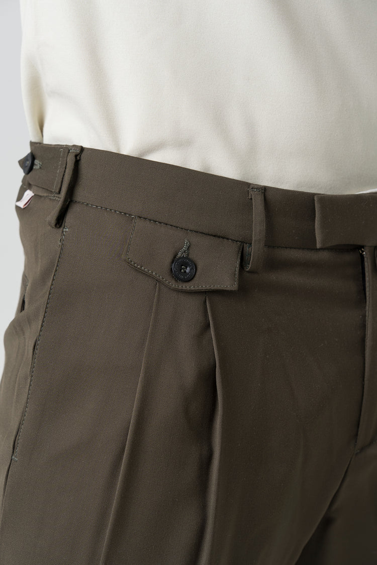 Pantaloni Carrot Fit in Lana 110'S Fango