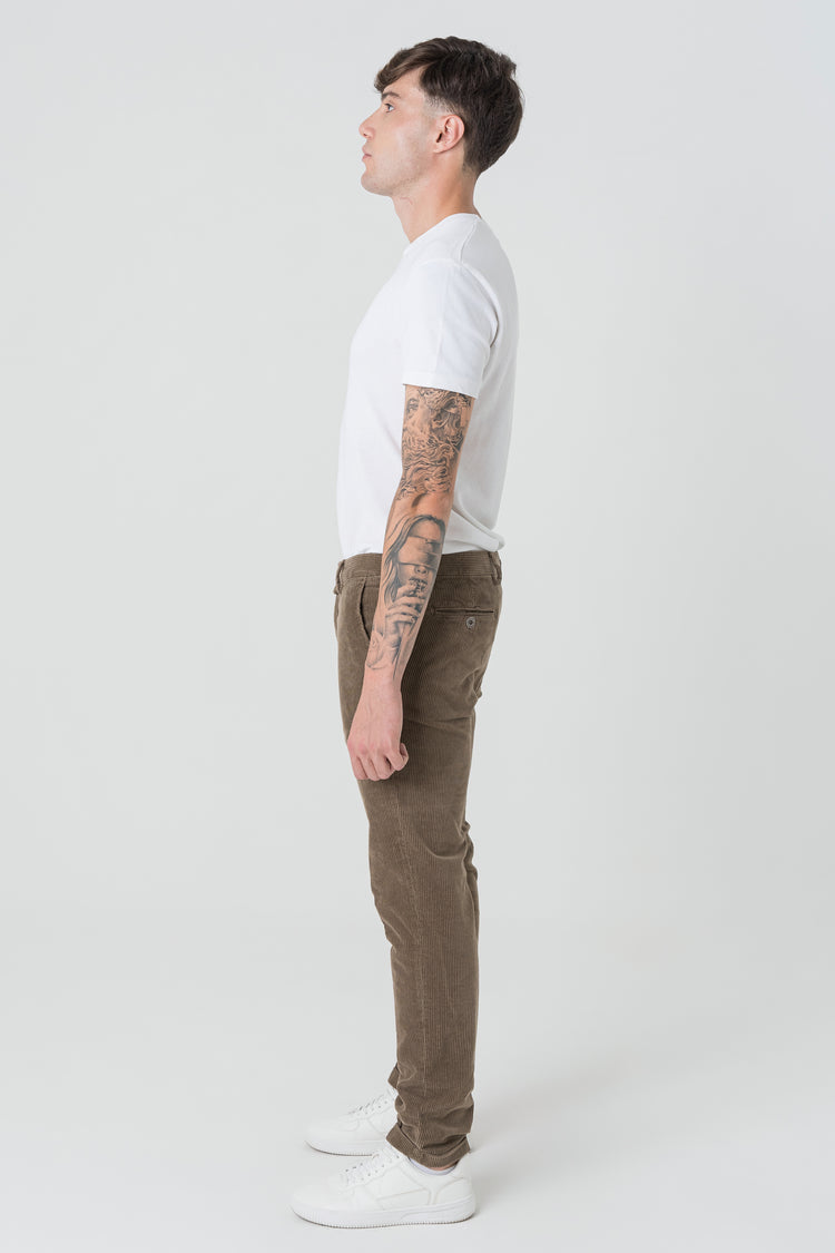 Pantaloni Slim Fit in Velluto 1000 Righe Marrone