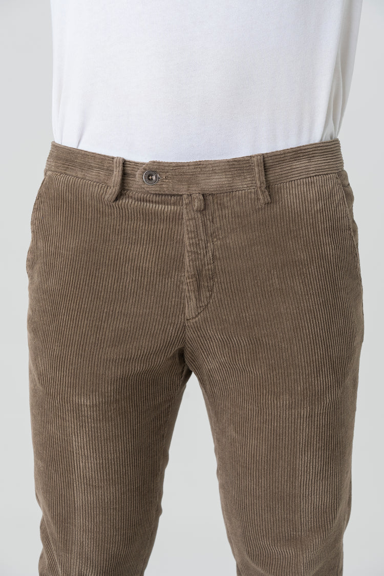 Pantaloni Slim Fit in Velluto 1000 Righe Marrone