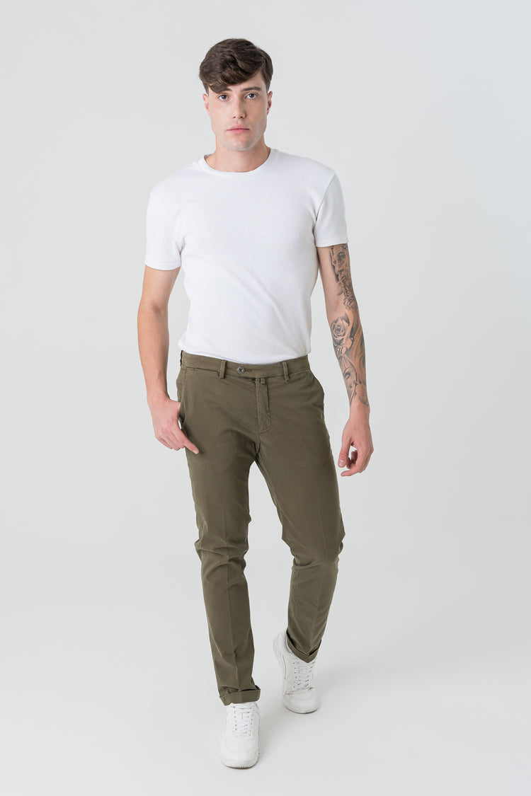 Pantaloni Slim Fit in Raso Saten Verde