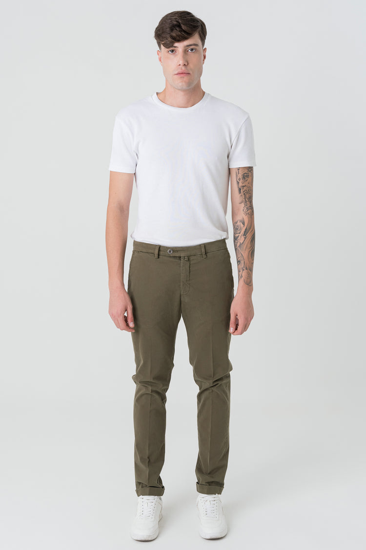 Pantaloni Slim Fit in Raso Saten Verde