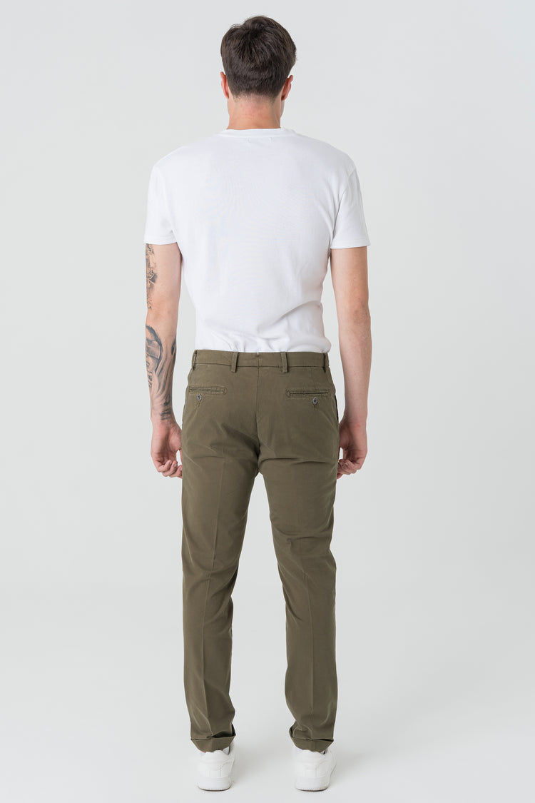 Pantaloni Slim Fit in Raso Saten Verde