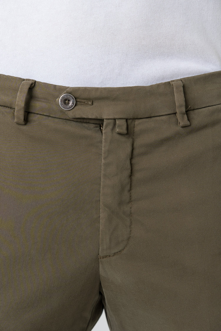 Pantaloni Slim Fit in Raso Saten Verde
